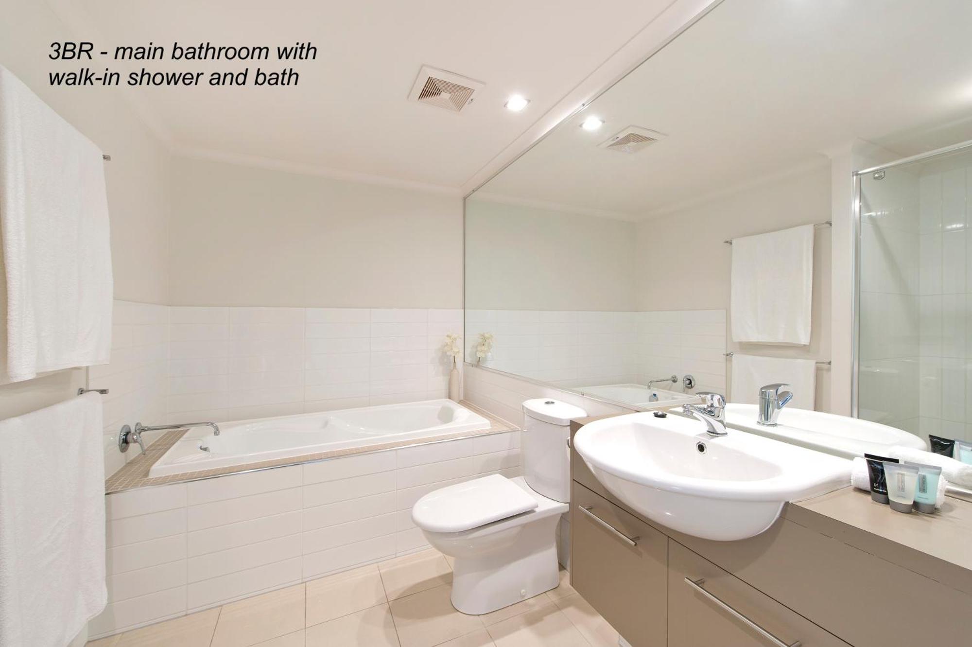 On The Bay Apartments Bongaree ภายนอก รูปภาพ